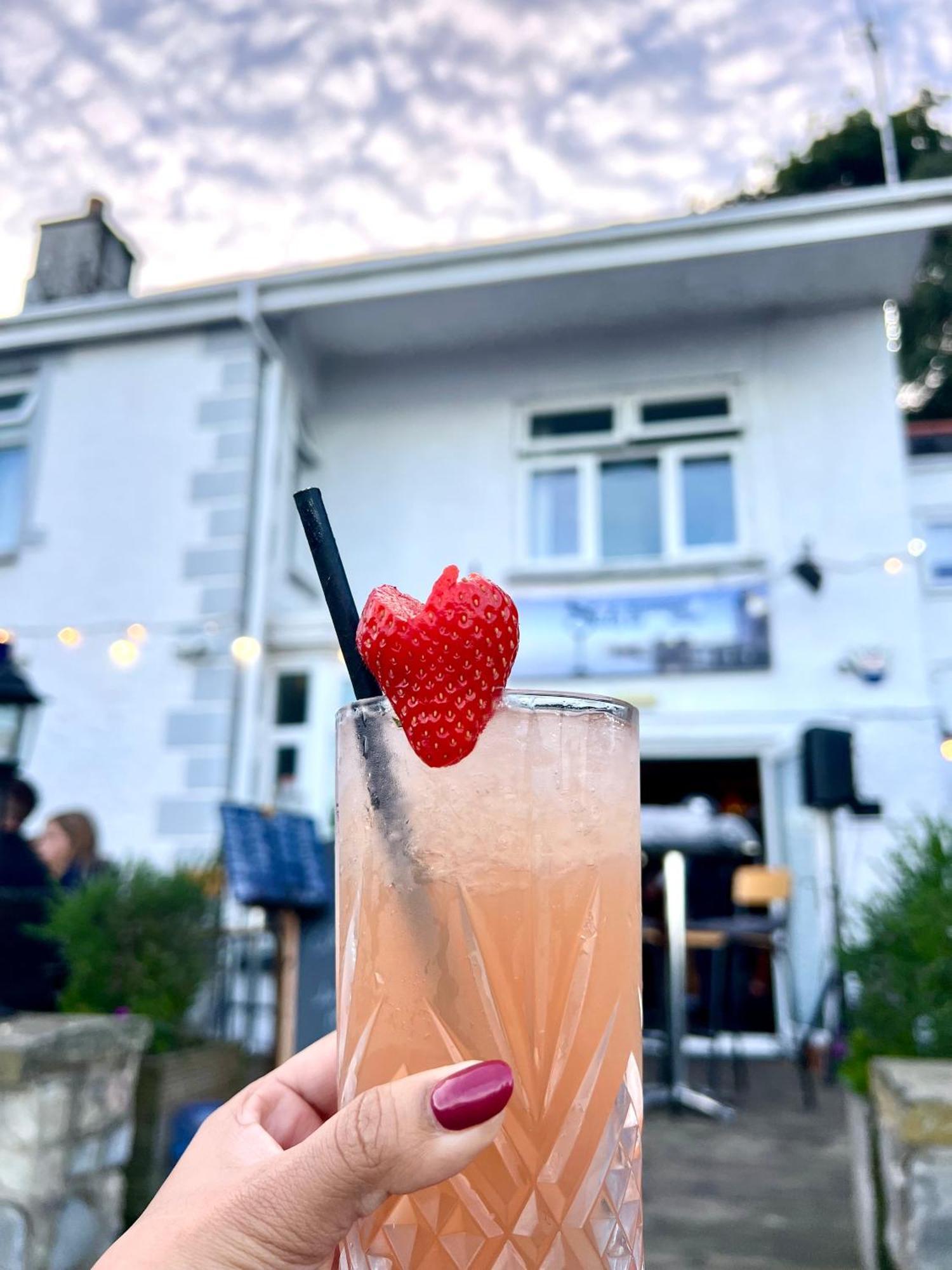 Sids Restaurant And Bar With Rooms Cardiff Bagian luar foto